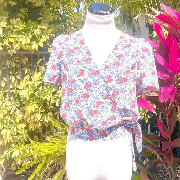 Code Mode Wrap Around Crop Top - Picture 2 of 9